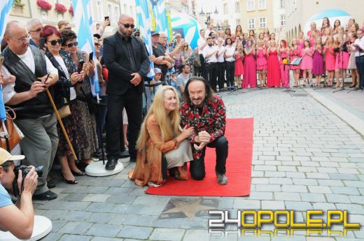 Cztery kolejne gwiazdy odsłonięto w opolskiej Alei Gwiazd
