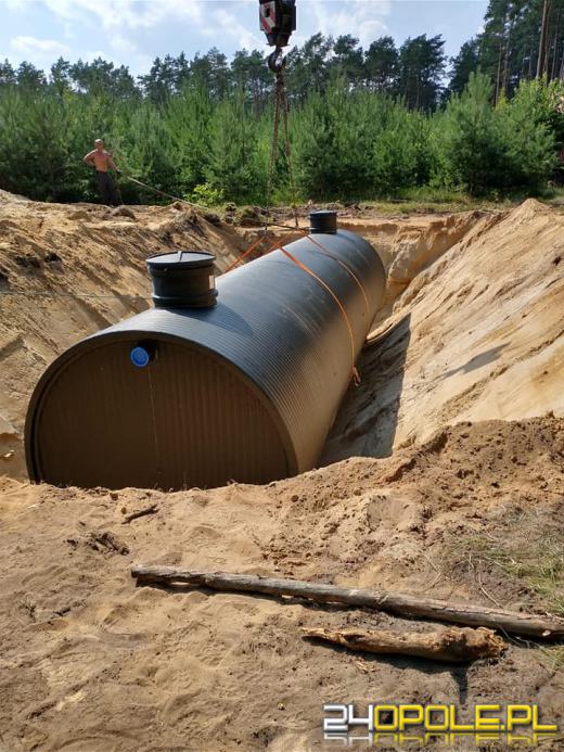 Na terenie leśnictwa Zawada zakopano zbiornik do czerpania wody