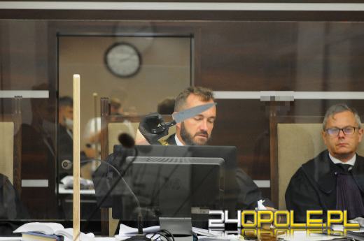 49-latek zadał kilkanaście ciosów nożem koledze, potem poszedł spać. Ruszył proces