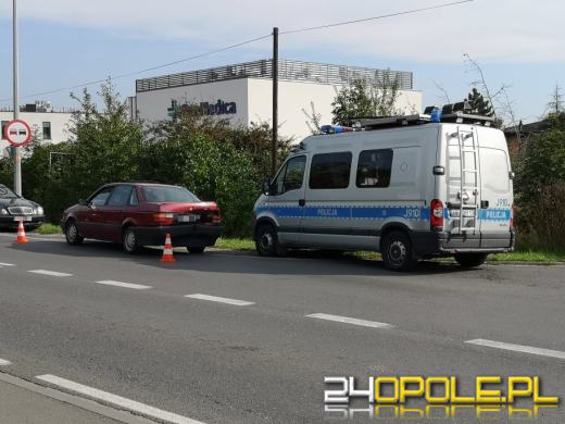 Zderzenie pojazdów przy przejeździe kolejowym na ulicy Częstochowskiej