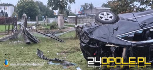 Pijany 20-latek jadąc mercedesem wypadł z drogi i dachował