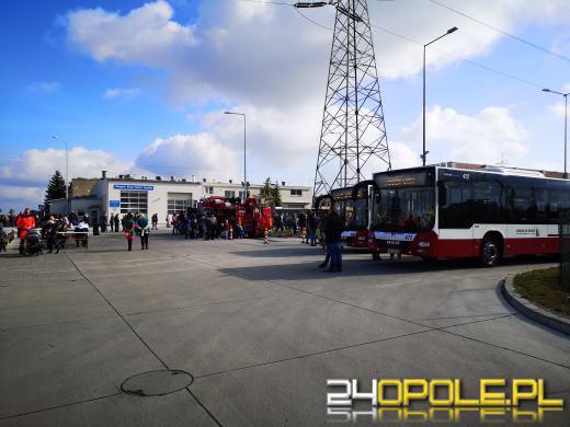 Trwa dzień otwarty w zajezdni Miejskiego Zakładu Komunikacyjnego