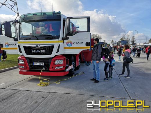 Trwa dzień otwarty w zajezdni Miejskiego Zakładu Komunikacyjnego