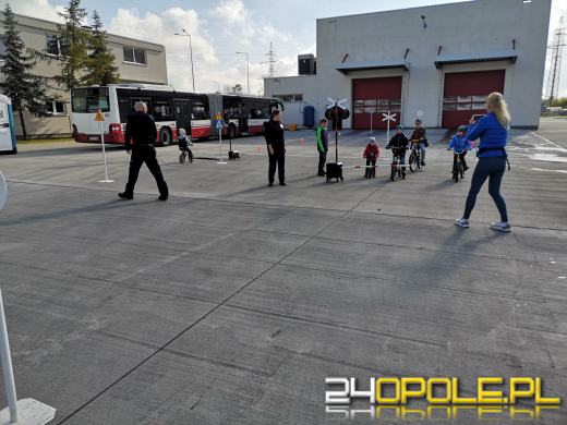 Trwa dzień otwarty w zajezdni Miejskiego Zakładu Komunikacyjnego