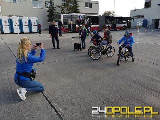 Trwa dzień otwarty w zajezdni Miejskiego Zakładu Komunikacyjnego