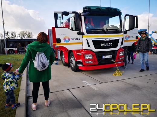 Trwa dzień otwarty w zajezdni Miejskiego Zakładu Komunikacyjnego