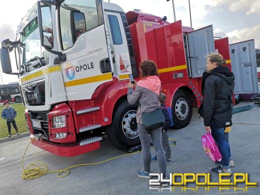 Trwa dzień otwarty w zajezdni Miejskiego Zakładu Komunikacyjnego