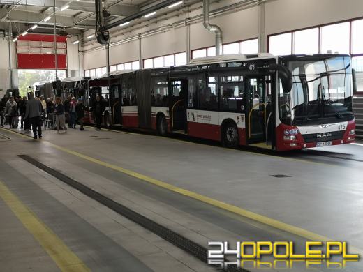 Trwa dzień otwarty w zajezdni Miejskiego Zakładu Komunikacyjnego