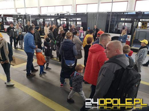 Trwa dzień otwarty w zajezdni Miejskiego Zakładu Komunikacyjnego