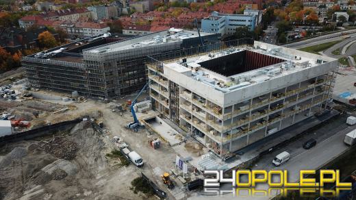 Będzie "nowym ratuszem" Opola - trwa budowa