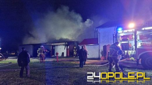 Pożar budynku w Grzędzinie. W akcji ponad 10 zastępów straży 