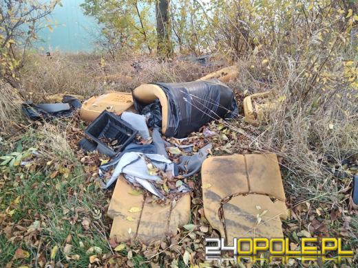 Teren wokół Silesii zamienia się w wysypisko!