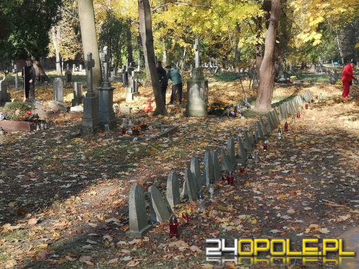 Nie zapominają o zapomnianych. Wspólne sprzątanie cmentarza to już tradycja