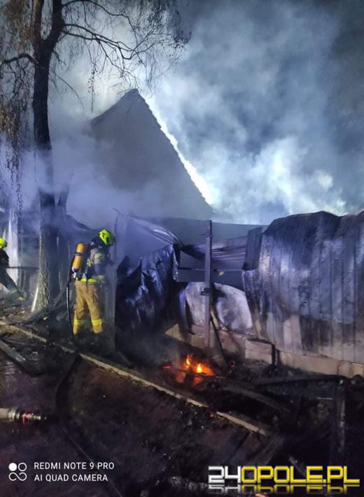 40-latek poważnie poparzony w wyniku pożaru w Szydłowicach. Lądował śmigłowiec LPR