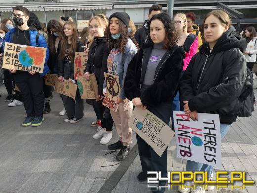 Ulicami miasta przeszedł marsz w obronie klimatu