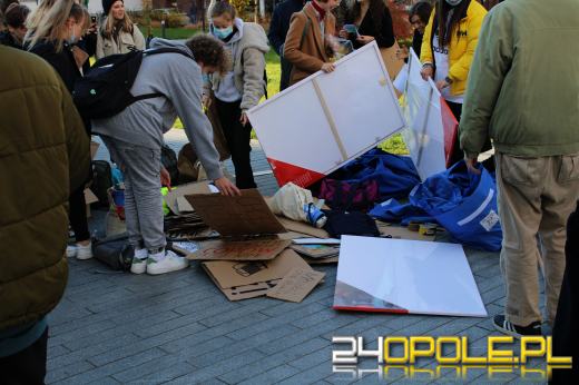 Ulicami miasta przeszedł marsz w obronie klimatu