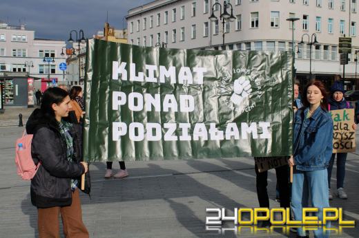 Ulicami miasta przeszedł marsz w obronie klimatu