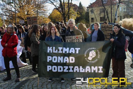 Ulicami miasta przeszedł marsz w obronie klimatu
