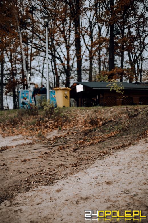 Martwe ryby w  jeziorze w Turawie