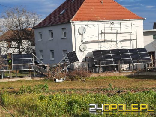 26-latek dachował na posesji. Jest w śpiączce farmakologicznej