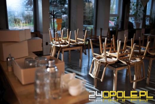 Już czas na lockdown? Polacy i wirusolog zabrali głos