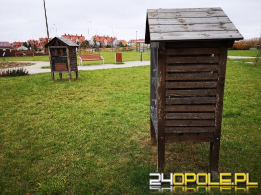 Wandale regularnie demolują Park sensoryczny. Miasto zleciło naprawę zniszczeń