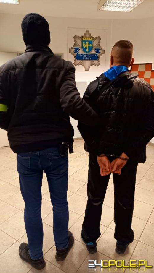 30 kg tytoniu mieszkaniec powiatu opolskiego trzymał na balkonie i w piwnicy