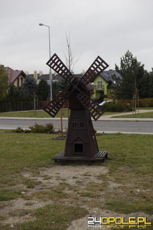 Wandale regularnie demolują Park sensoryczny. Miasto zleciło naprawę zniszczeń