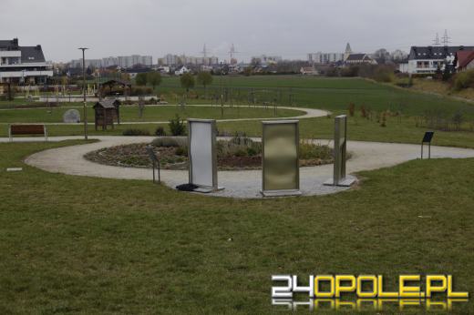 Wandale regularnie demolują Park sensoryczny. Miasto zleciło naprawę zniszczeń