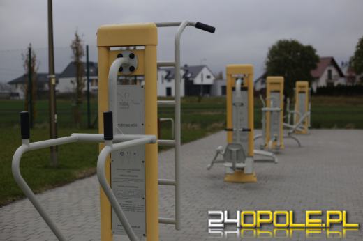 Wandale regularnie demolują Park sensoryczny. Miasto zleciło naprawę zniszczeń