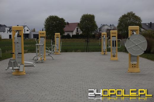 Wandale regularnie demolują Park sensoryczny. Miasto zleciło naprawę zniszczeń