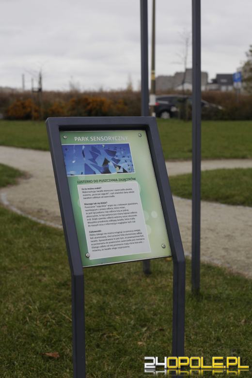 Wandale regularnie demolują Park sensoryczny. Miasto zleciło naprawę zniszczeń