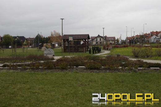 Wandale regularnie demolują Park sensoryczny. Miasto zleciło naprawę zniszczeń