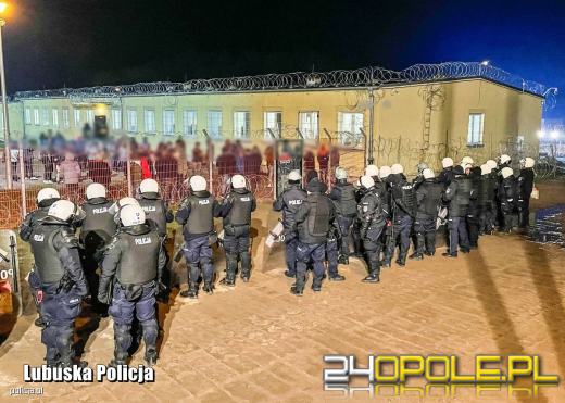 Policjanci zapobiegli eskalacji buntu w ośrodku dla imigrantów