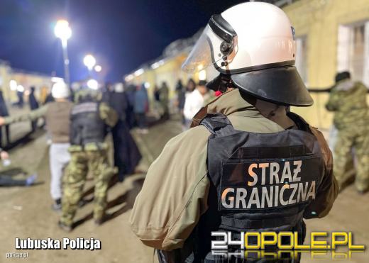 Policjanci zapobiegli eskalacji buntu w ośrodku dla imigrantów