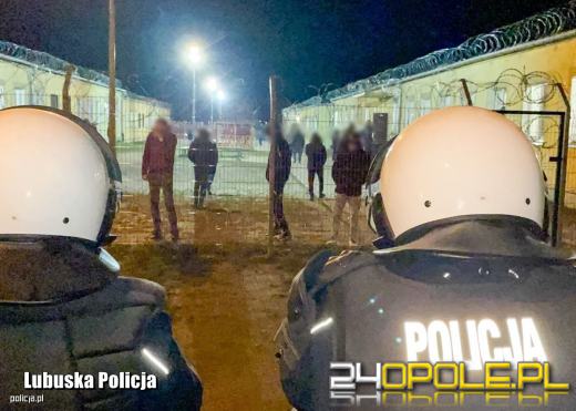 Policjanci zapobiegli eskalacji buntu w ośrodku dla imigrantów