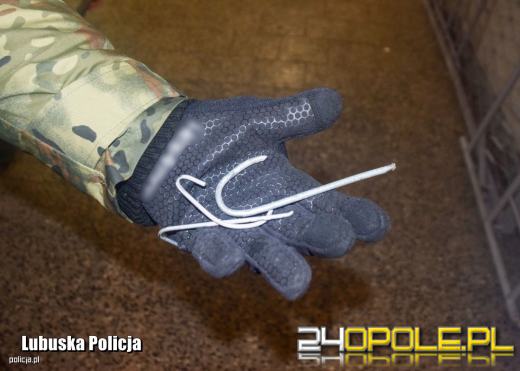 Policjanci zapobiegli eskalacji buntu w ośrodku dla imigrantów