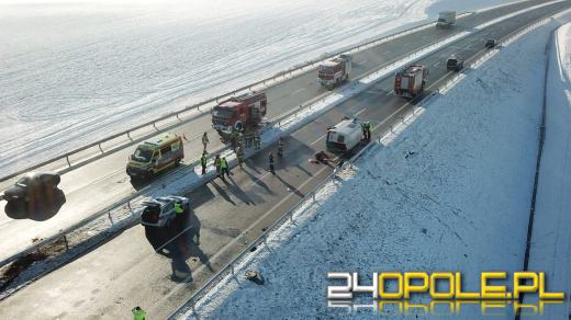 Śmiertelny wypadek na obwodnicy Niemodlina. Bus przewrócił się na bok