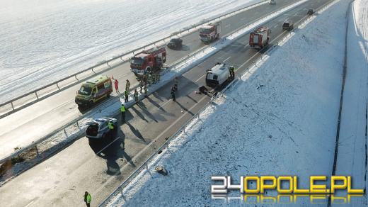 Śmiertelny wypadek na obwodnicy Niemodlina. Bus przewrócił się na bok