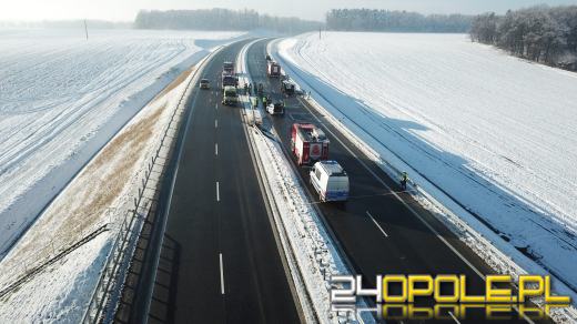 Śmiertelny wypadek na obwodnicy Niemodlina. Bus przewrócił się na bok