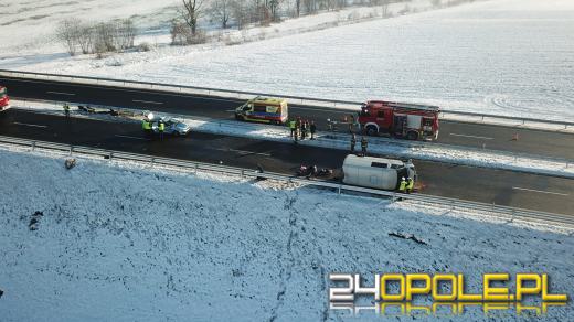 Śmiertelny wypadek na obwodnicy Niemodlina. Bus przewrócił się na bok