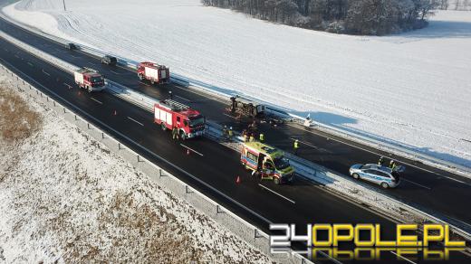 Śmiertelny wypadek na obwodnicy Niemodlina. Bus przewrócił się na bok