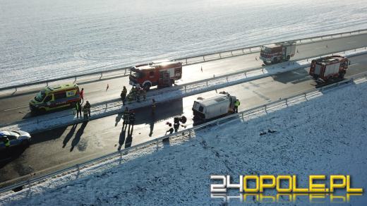 Śmiertelny wypadek na obwodnicy Niemodlina. Bus przewrócił się na bok