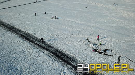Opolanie wyciągnęli sanki. Taki śnieg cieszy najbardziej najmłodszych