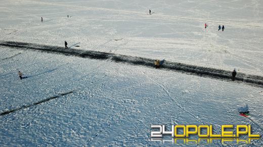 Opolanie wyciągnęli sanki. Taki śnieg cieszy najbardziej najmłodszych