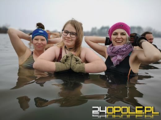 Morsy z Opola znów w wodzie. Zimowa sceneria cieszy