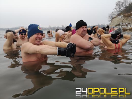 Morsy z Opola znów w wodzie. Zimowa sceneria cieszy