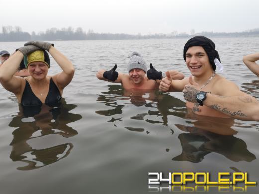 Morsy z Opola znów w wodzie. Zimowa sceneria cieszy