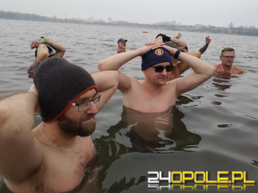 Morsy z Opola znów w wodzie. Zimowa sceneria cieszy