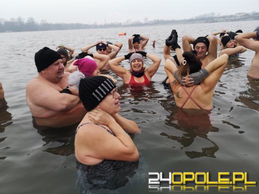 Morsy z Opola znów w wodzie. Zimowa sceneria cieszy